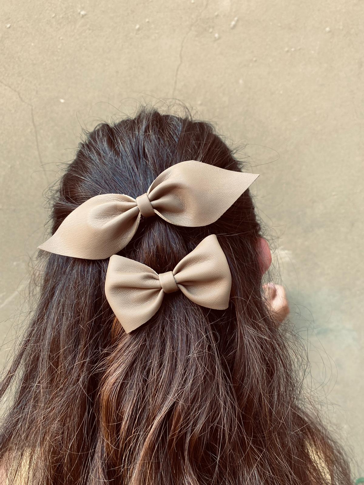 leaf leather hair bow in Tan